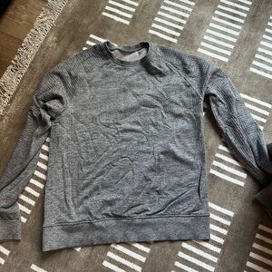 Engineered warmth sweater size large